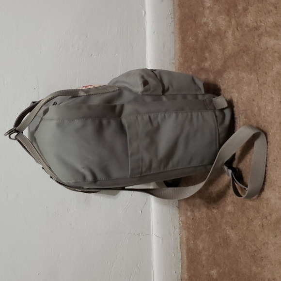 Fjallraven Kanken Classic Backpack Shoulder Bag Grey 23510 Padded Back - Picture 3 of 13